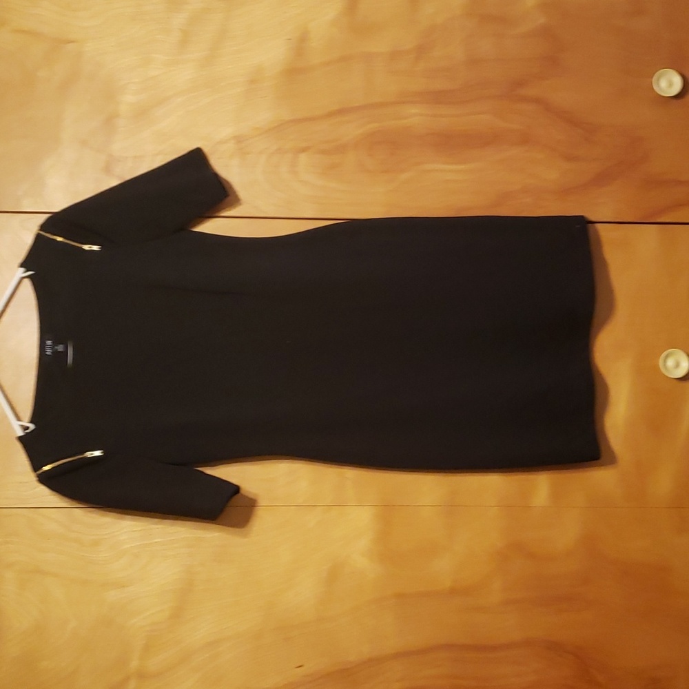 Apt 9. Black and gold zipper dress. Size XS. Made in Vietnam 🇻🇳
